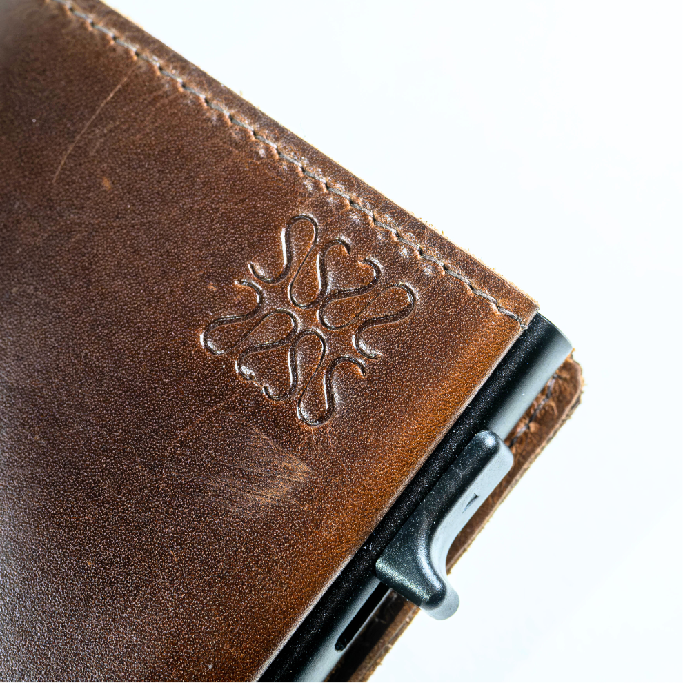Brown minimalist leather wallet - Nomad Encerado 